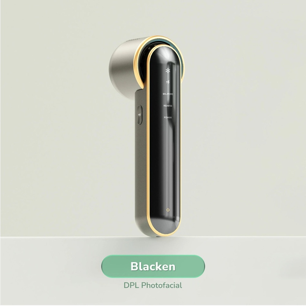 Hailey Beiber JOVS Blacken skincare device